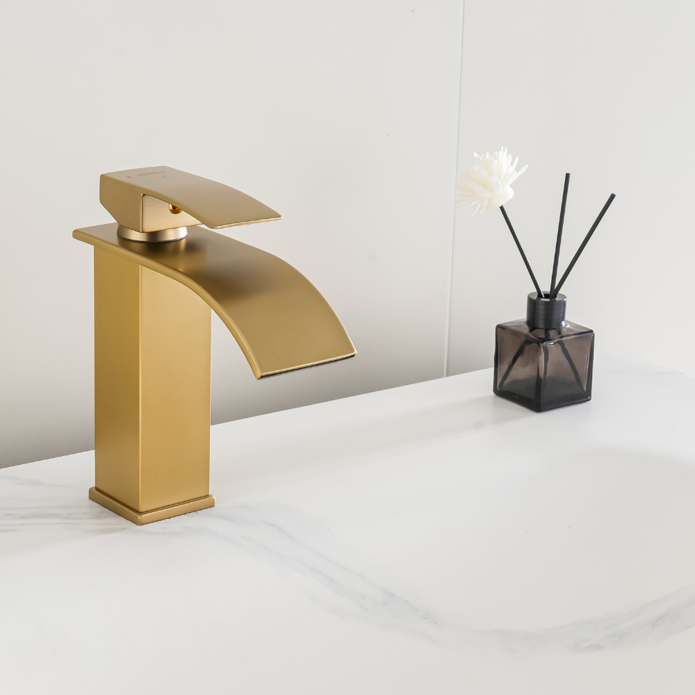 Torneira Lavabo Ouro Escovado Cascata Bica Baixa – FONTEA BASIS AURI GRIFERS