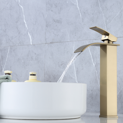 Torneira Lavatório Ouro Escovado Bica Alta Cascata – FONTEA ALTUS AURI GRIFERS